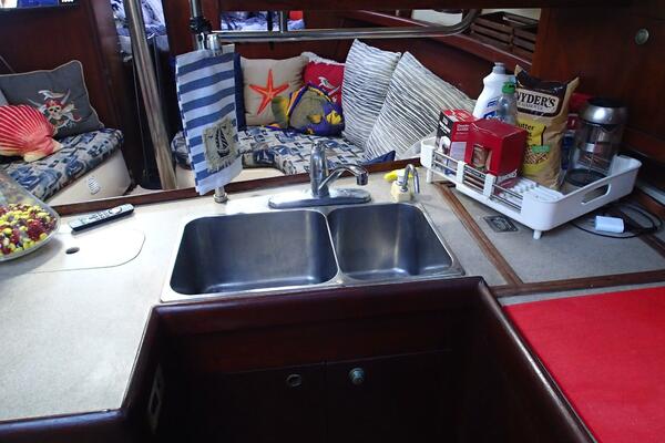 Semper Paratus 37ft Hunter Yacht For Sale