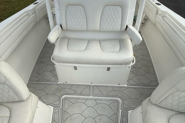 28ft Regulator Yacht For Sale