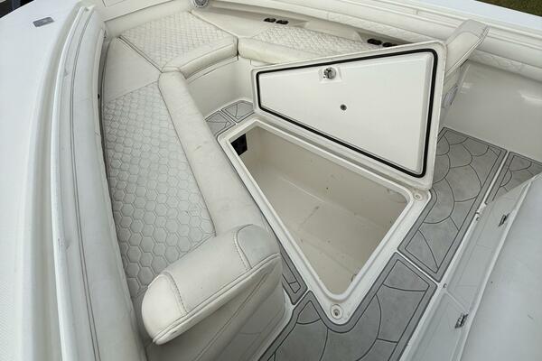 28ft Regulator Yacht For Sale