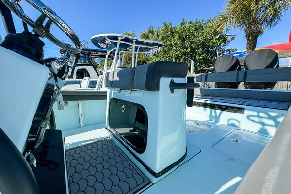 26 Hybrid 26ft Yellowfin Yacht For Sale
