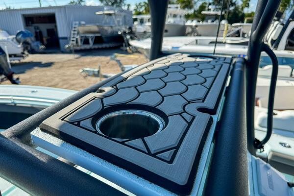 26 Hybrid 26ft Yellowfin Yacht For Sale