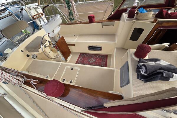 Solace 38ft Island Packet Yacht For Sale