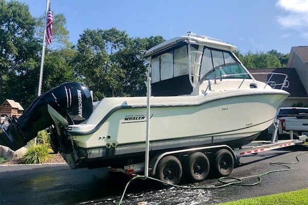 28ft Boston Whaler Yacht For Sale
