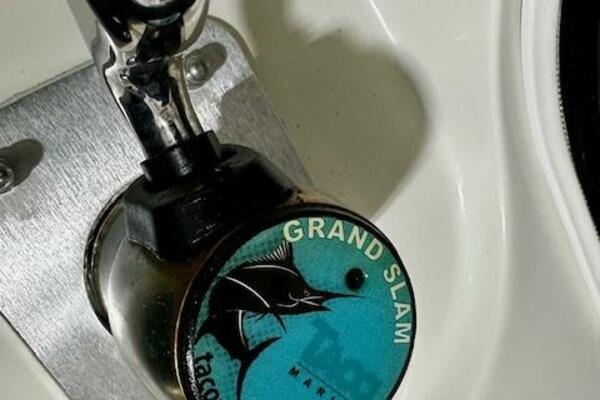 28ft Boston Whaler Yacht For Sale