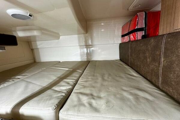 28ft Boston Whaler Yacht For Sale