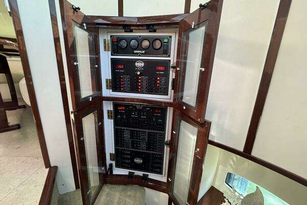 Neptunus 62 Flybridge Yacht For Sale