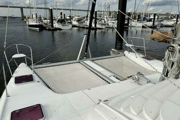 Photo of the 2006 Island Spirit 401 "Zimbini"