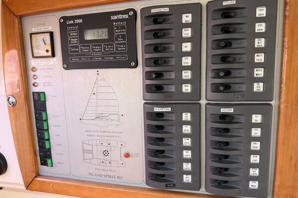 Zimbini 40ft Island Spirit Yacht For Sale