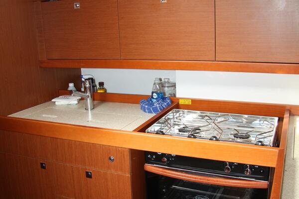 Knot On Call 41ft Beneteau Yacht For Sale