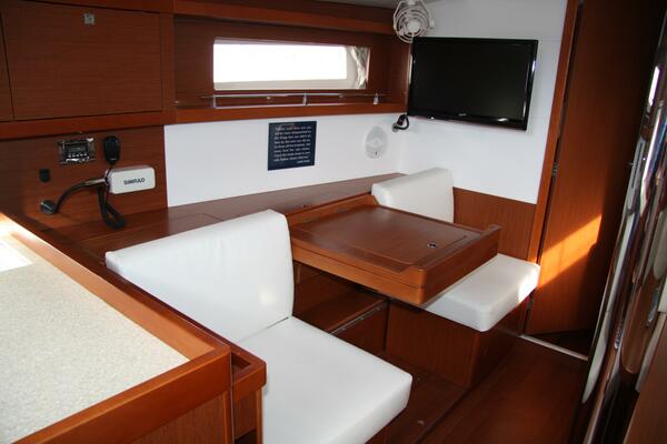 Knot On Call 41ft Beneteau Yacht For Sale