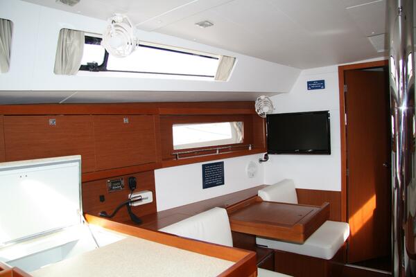 Knot On Call 41ft Beneteau Yacht For Sale
