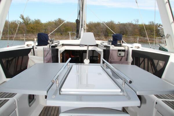 Knot On Call 41ft Beneteau Yacht For Sale