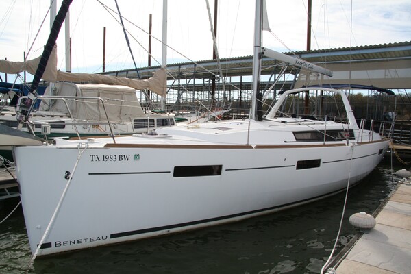 Knot On Call 41ft Beneteau Yacht For Sale