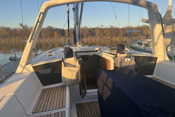 Knot On Call 41ft Beneteau Yacht For Sale