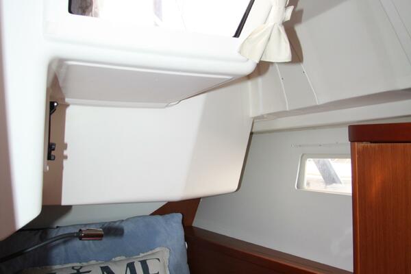 Knot On Call 41ft Beneteau Yacht For Sale