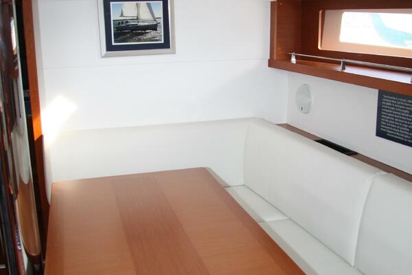 Knot On Call 41ft Beneteau Yacht For Sale