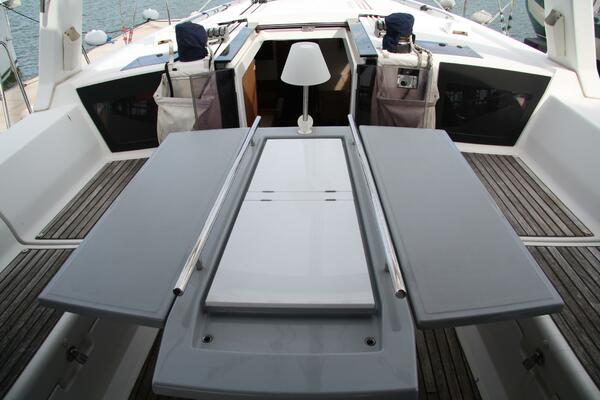 Knot On Call 41ft Beneteau Yacht For Sale