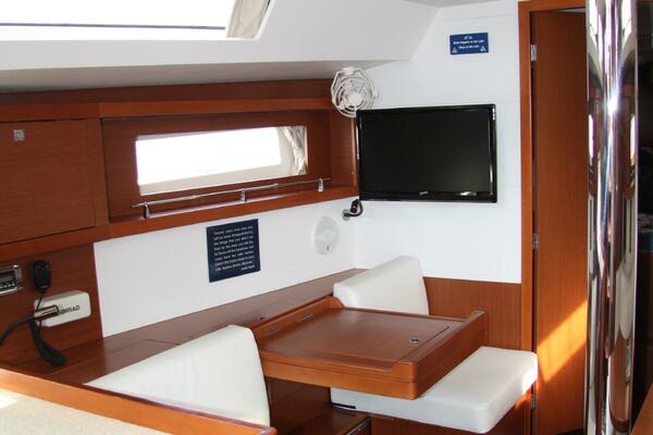Knot On Call 41ft Beneteau Yacht For Sale