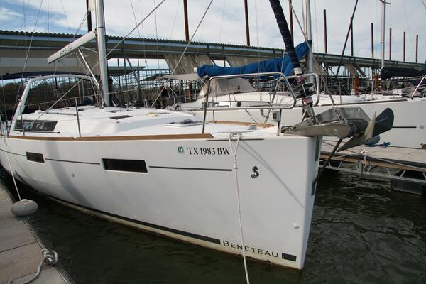Knot On Call 41ft Beneteau Yacht For Sale