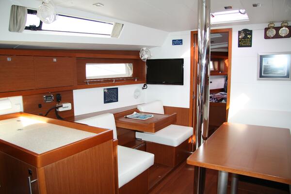 Knot On Call 41ft Beneteau Yacht For Sale