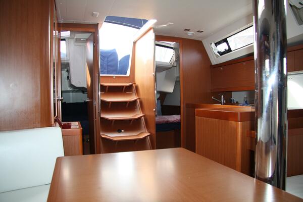 Knot On Call 41ft Beneteau Yacht For Sale