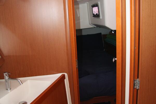 Knot On Call 41ft Beneteau Yacht For Sale