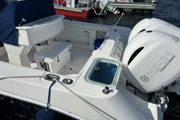 25ft Everglades Yacht For Sale