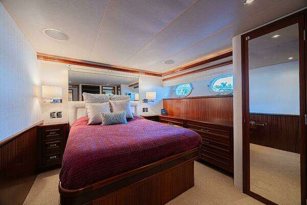 Westport 112 Yacht For Sale