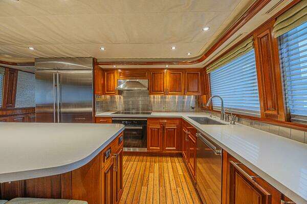 Westport 112 Yacht For Sale