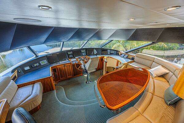 Westport 112 Yacht For Sale