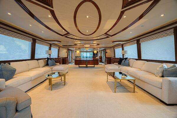 Westport 112 Yacht For Sale