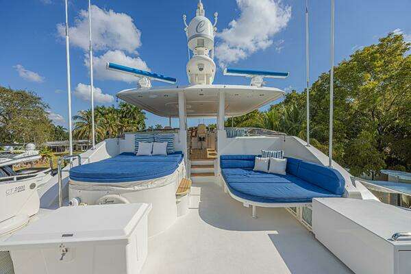 Westport 112 Yacht For Sale