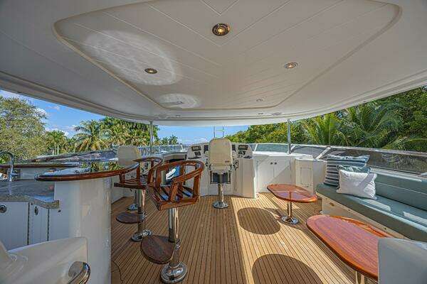 Westport 112 Yacht For Sale