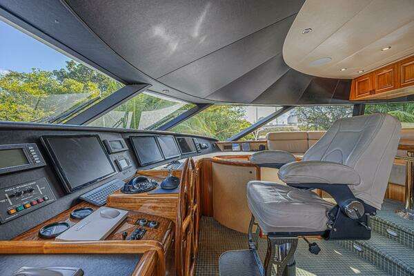 Westport 112 Yacht For Sale