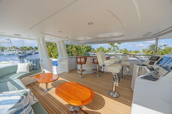 Cerca Trova 112ft Westport Yacht For Sale