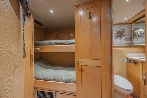 Cerca Trova 112ft Westport Yacht For Sale