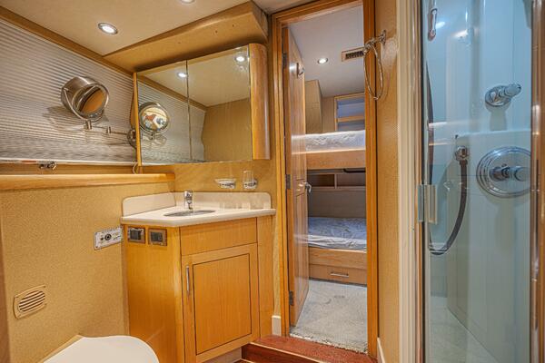 Cerca Trova 112ft Westport Yacht For Sale