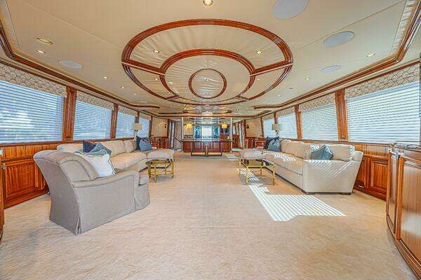 Westport 112 Yacht For Sale
