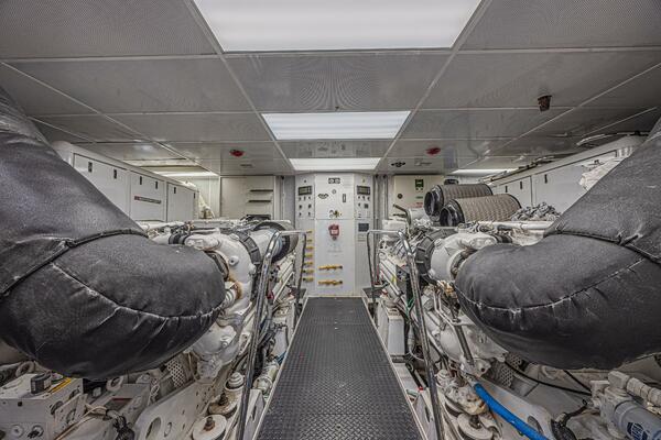 Cerca Trova 112ft Westport Yacht For Sale