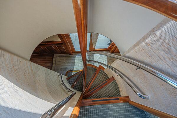 Cerca Trova 112ft Westport Yacht For Sale