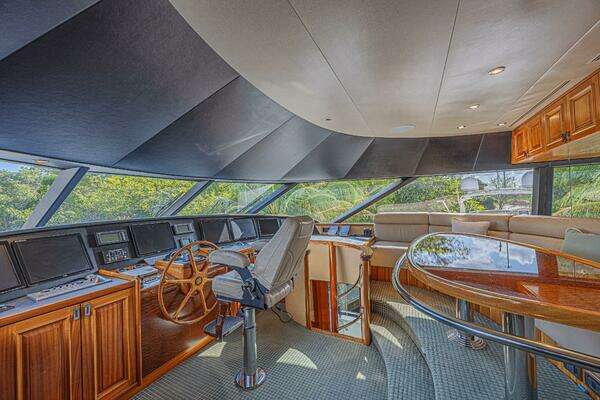 Westport 112 Yacht For Sale