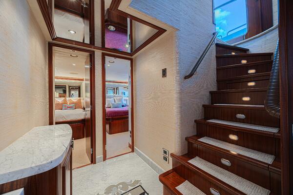 Cerca Trova 112ft Westport Yacht For Sale