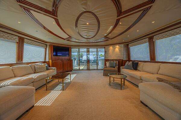Westport 112 Yacht For Sale