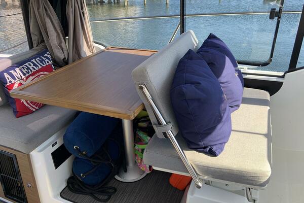 Iffin 29ft Jeanneau Yacht For Sale