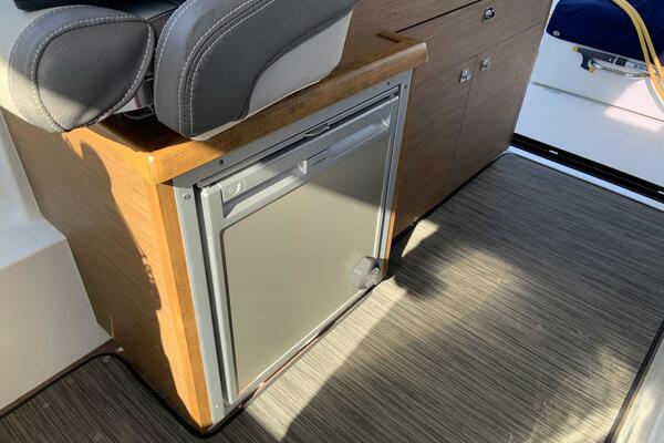 Iffin 29ft Jeanneau Yacht For Sale