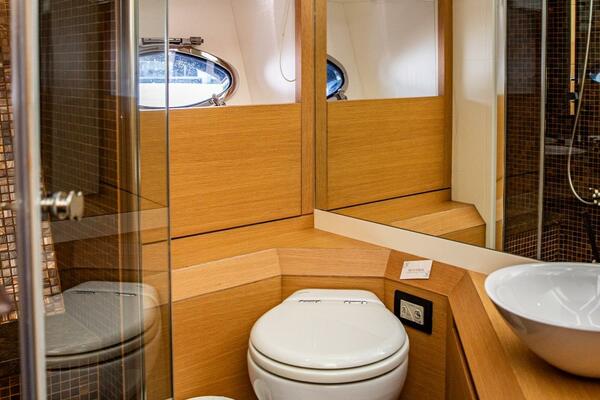 DOROTHY ANN 82ft Pershing Yacht For Sale