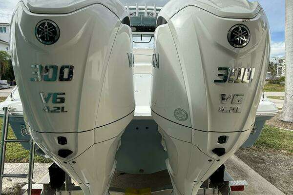 Photo of the 2025 Sea Hunt Escape 28 Center Console