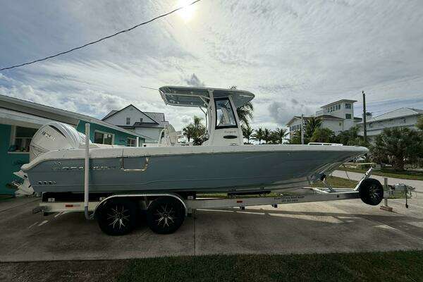 Photo of the 2025 Sea Hunt Escape 28 Center Console