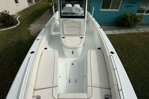 Photo of the 2025 Sea Hunt Escape 28 Center Console