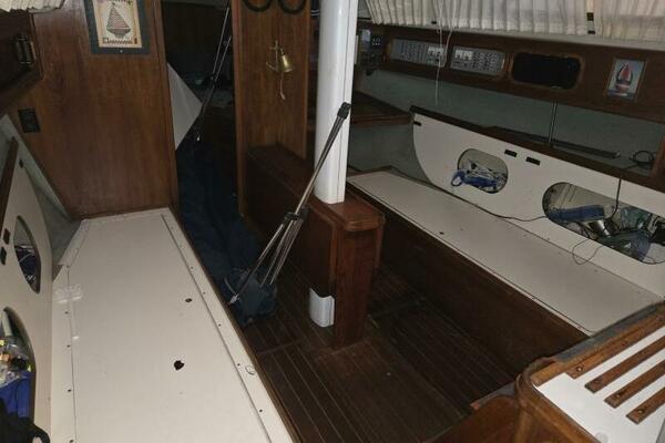 35ft S2 Yacht For Sale